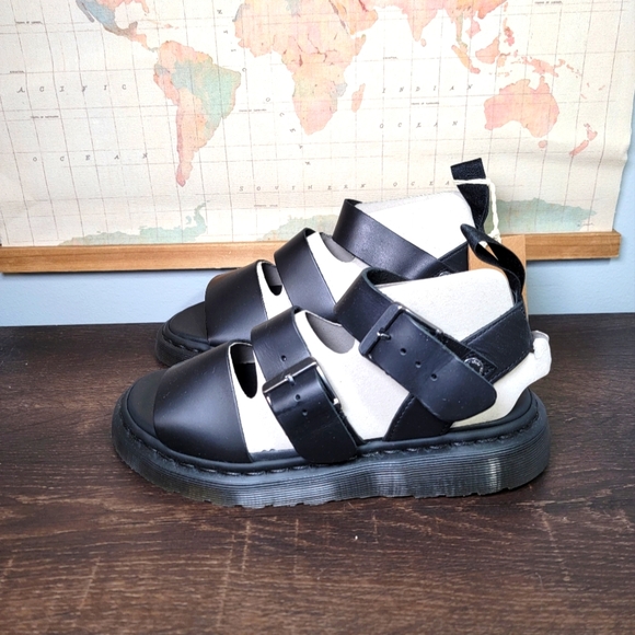 BRAND NEW Dr. Martens AirWair Gryphon Black Womens Size 8.0 - Picture 2 of 6